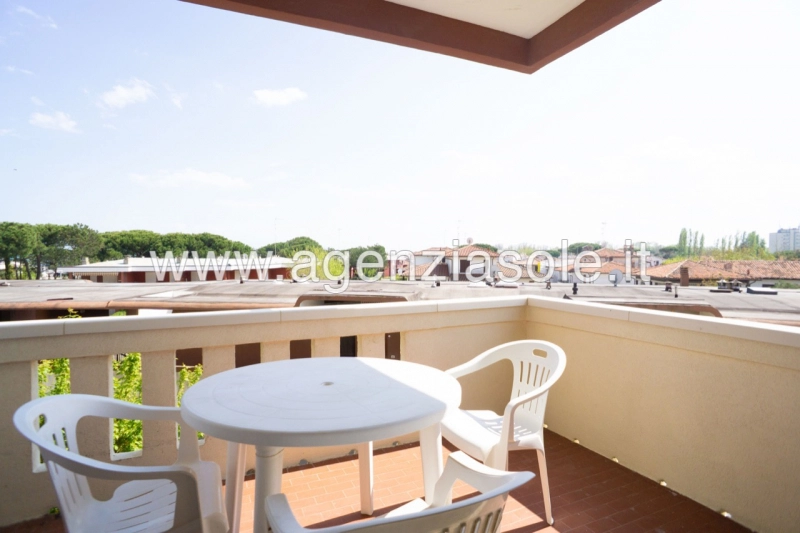 CRISTINA 12 - appartamento con balcone con parziale vista mare 